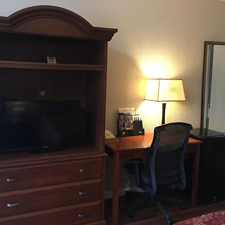 Durham Skyland Inn Bagian luar foto