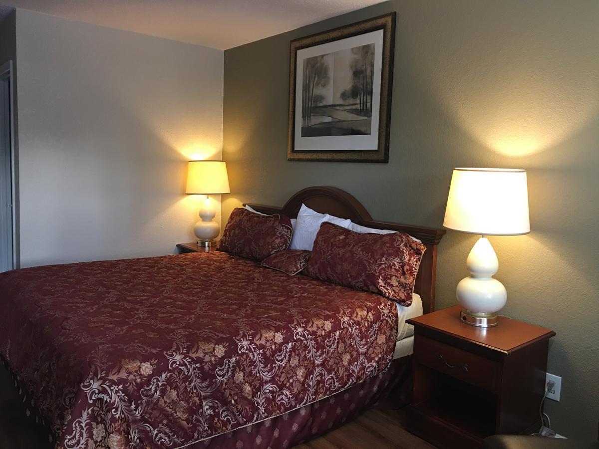 Durham Skyland Inn Bagian luar foto
