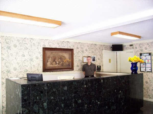 Durham Skyland Inn Bagian luar foto