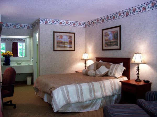 Durham Skyland Inn Bagian luar foto
